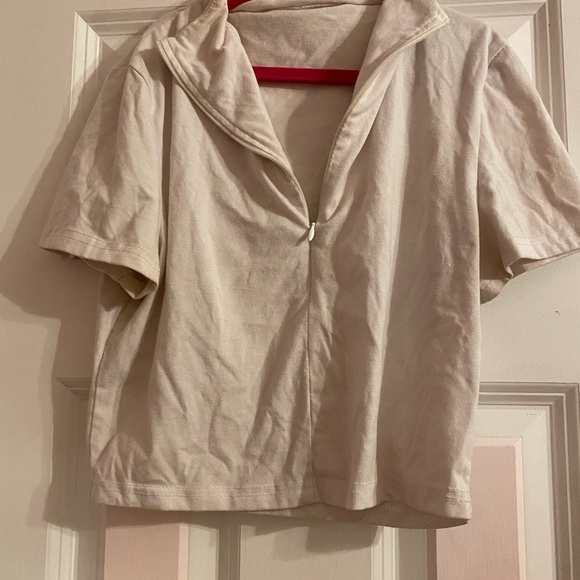 White Preppy Top Cute and Comfy with a Zipper - Picture 1 of 2